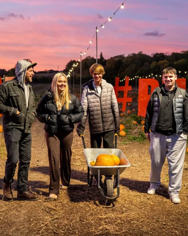 Pumpkins After Dark returns tonight! 🎃🌙

After the rain we have had this week, please make sure you are wearing appropriate footwear, as the patch and arena will be a tad muddy! 

This is also our busiest weekend of the year, so if you can, please book your tickets in advance to avoid being turned away from a sold-out event! 

🎟️ https://f.mtr.cool/ko7vlmbpul
💰 From £12.99 when you book online 
📍 Gloucester, GL2 8DB