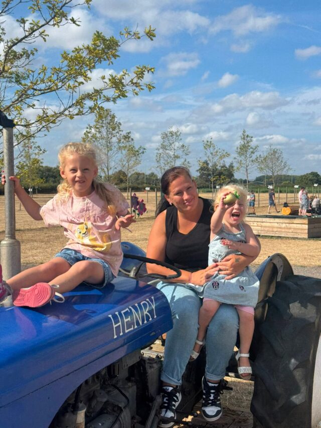 It's the final week of summer, and the final Golden Strawberry has been found! 🍓

Found by Maisie, Lyla-Rose and their mum, Danielle, they will be spending their £100 prize on enjoying the last of summer 🌞