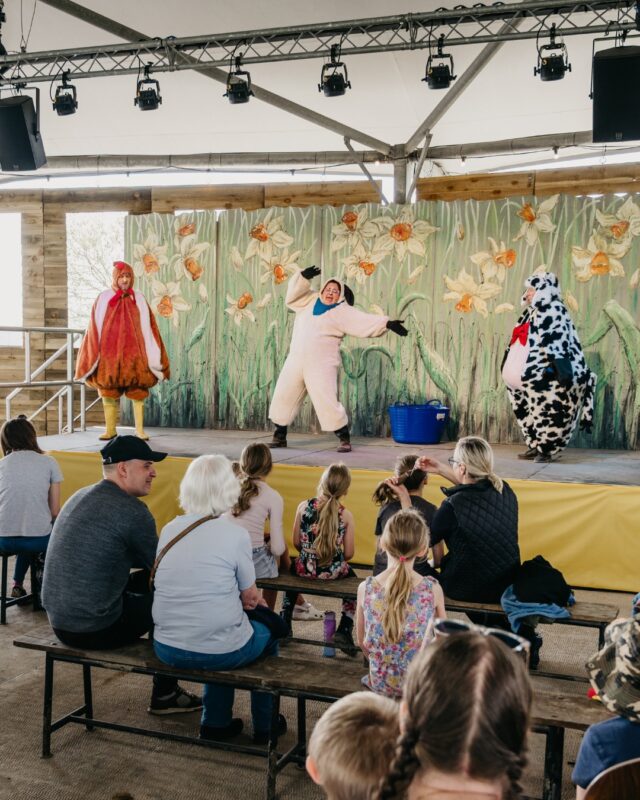 It's time for a Barnyard Bonanza!

Our larger-than-life farmyard friends will be bringing all of the laughs with their games, giggles and farmyard mischief in the round house at 11 am, 12 pm, 1 pm, 2 pm and 3 pm every day until the 6th of April 🐮

Grab those tickets online and bag your preferred entry slot 🎟️