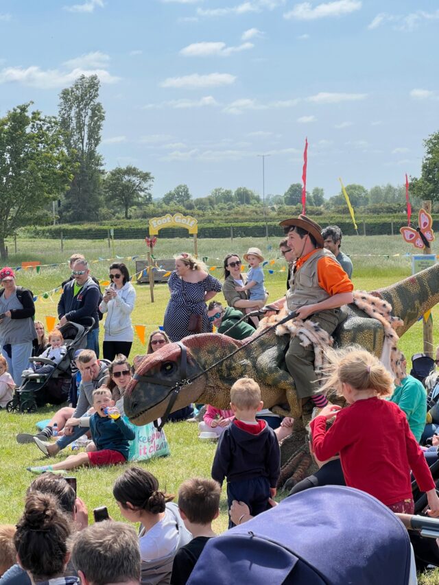 We may have just had a fantastic bank holiday, but what are your plans for the next one?

Dinosaurs are returning to Countryside Adventure on Monday, the 25th of May! 🦖

Book your tickets and bag those early bird savings now!