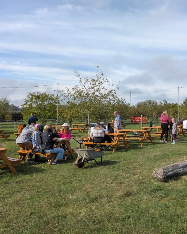 Food, glorious food! 

It wouldn't be a pumpkin event at Over Farm without our favourite local food vans making an appearance! 

With mouthwatering burgers from @thebbqso, raclette cheese delights from @themeltedcheeseco, authentic pizzas from @pizzeria_molto_bene and crepes that just hit the spot from @fulcatering 😋

Let us know which will be your go-to on your next visit to the patch 👀