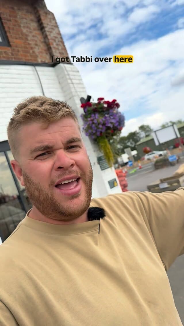 🍦 I scream, you scream, we all scream for ice cream!

And we've got a brand new place to get it! 👀

Ben's introducing our new Ice Cream Hatch at the Farm Shop 🍦