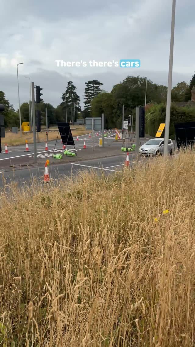 🚧 The contraflow is live... so naturally, we sent Rees out to investigate! 👀

He's been checking the latest traffic conditions to see exactly what they mean for anyone heading to Over Farm.

Whether you're visiting the Farm Shop, Café, Pick Your Own or joining us for the Big Summer Blowout at @countrysideadventure_overfarm, here's the latest update before you set off. 🚗🌞