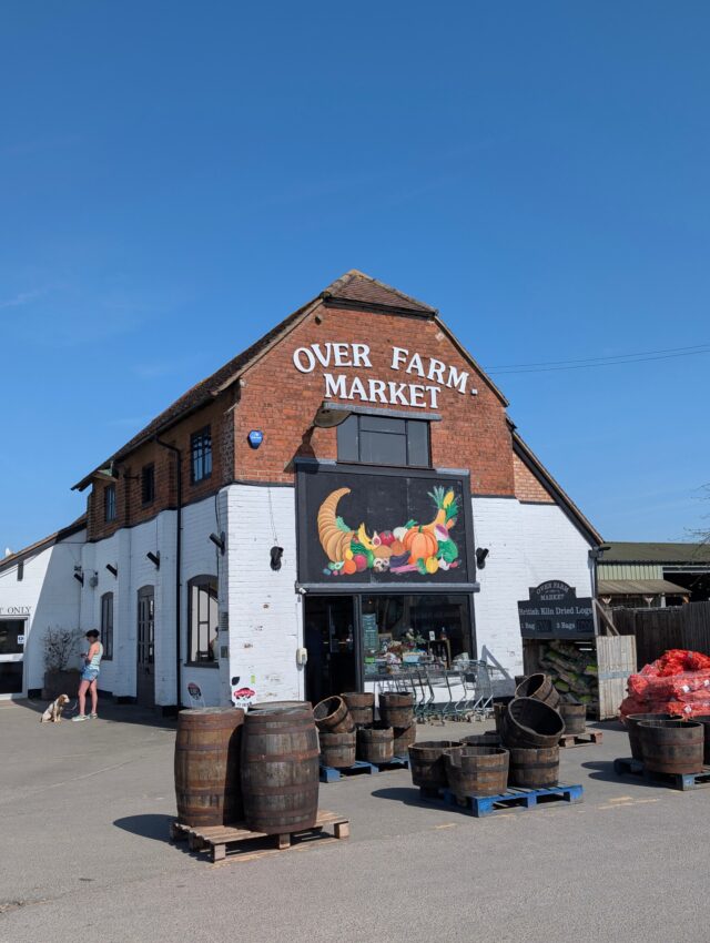What a view! 🤩

Our farm shop is looking glorious in the sunshine and getting us excited about those summer months! 🌞

What are you most looking forward to on the farm this summer?