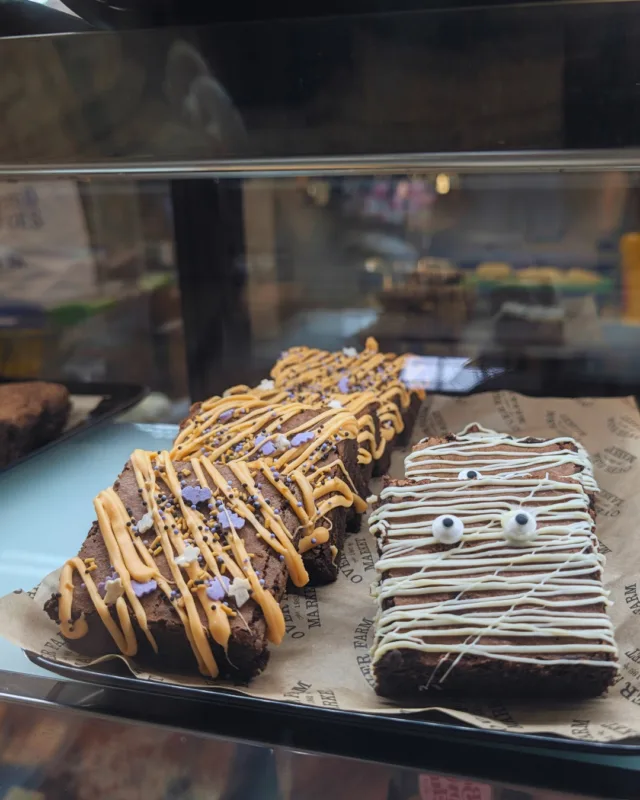 Sharron has been hard at work baking up a spooky storm with these delicious brownies! 👻

Which will you choose? Spooky vibes or mummified choc? 🎃