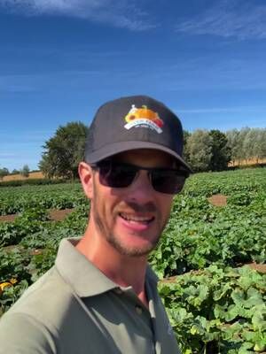 Rees is back with another Farming Diary from the pumpkin patch, and doesn't it look good! Hands up if you are in summerween mode, or are you waiting for things to get a little spooky? 🎃