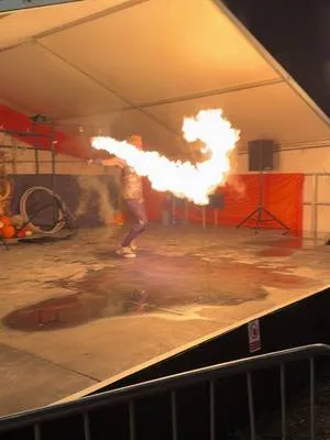 Loz is back with her fire shows every Friday and Saturday (and every evening through the half term!) ❤️‍🔥 With fire and lights, be amazed every Pumpkins After Dark 🎃 Want to join us? Tickets are selling fast, so get them booked now! 📍 Over Farm, Gloucester, GL2 8DB 💰 Tickets are just £12.99 when booked online ahead of time!